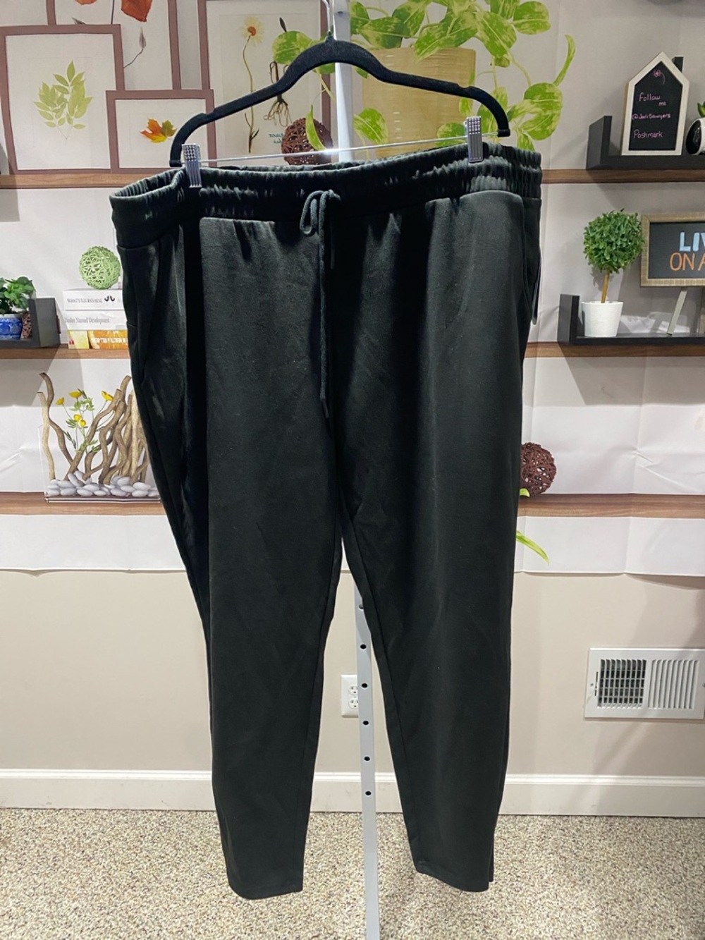 MTA Sport Black womens Drawstring Joggers 3 X. Waist 23 rise 14 length 29